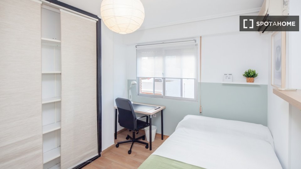 Double room Valencia, 4 beds — photo 17