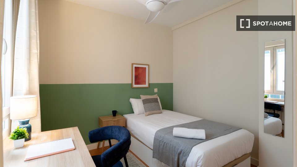 Double room Madrid, 6 beds — photo 2