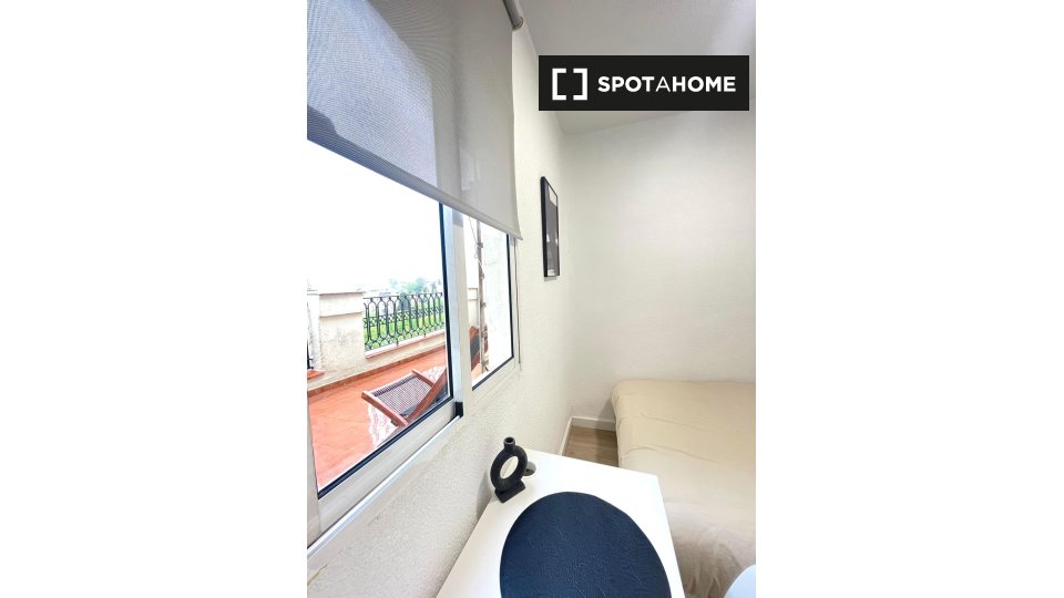 Double room Madrid, 4 beds — photo 11