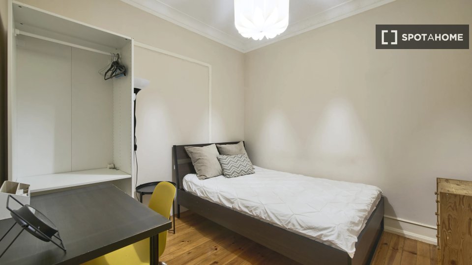 Double room Lisbon, 4 beds — photo 1