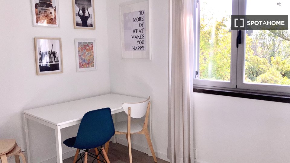 Double room Lisbon, 2 beds — photo 2
