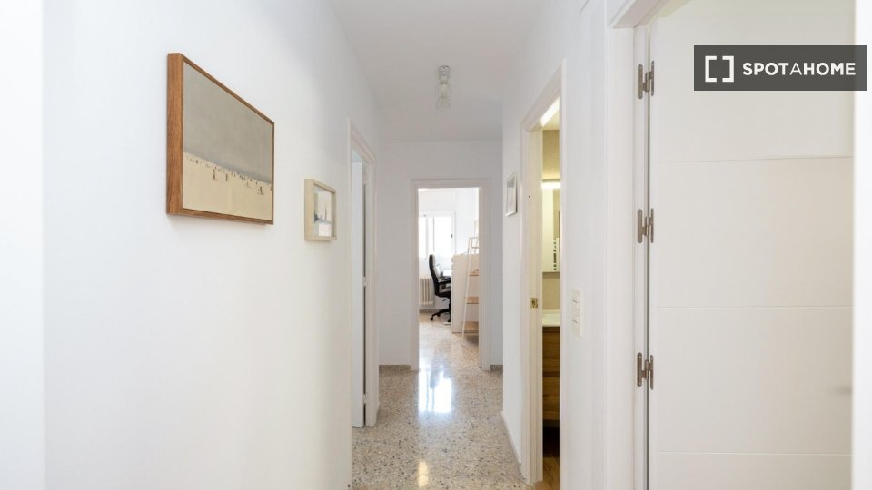 Double room Granada, 5 beds, 150m² — photo 18