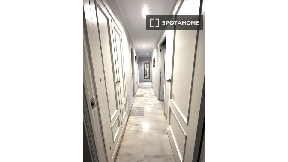 Apartment Seville, 3 beds, 110m² — photo 4