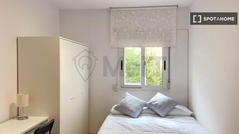 Double room Madrid, 5 beds — photo 12