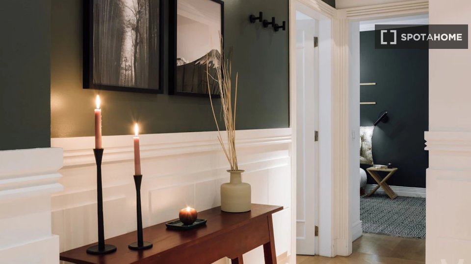 Apartment Lisbon, 2 beds, 115m² — photo 7