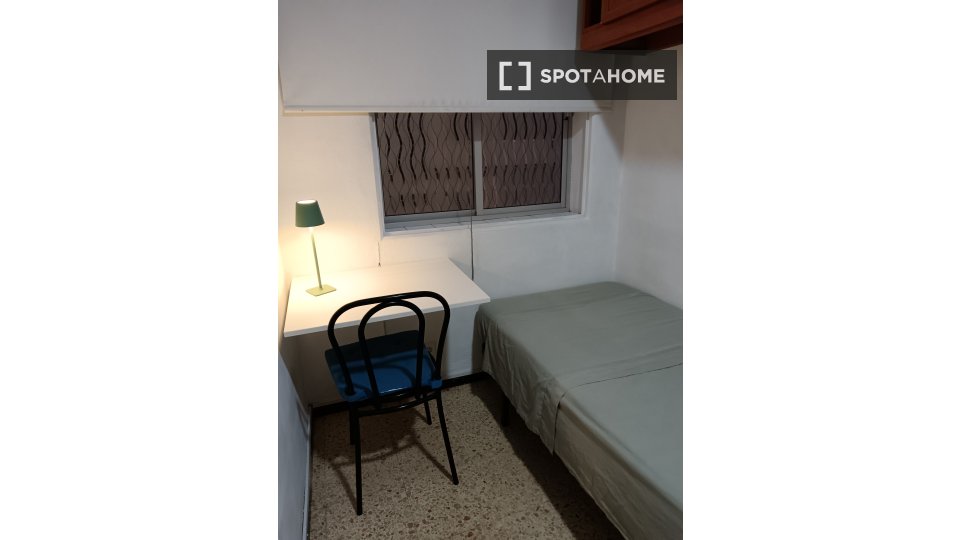 Se alquila habitación en piso compartido en Arucas