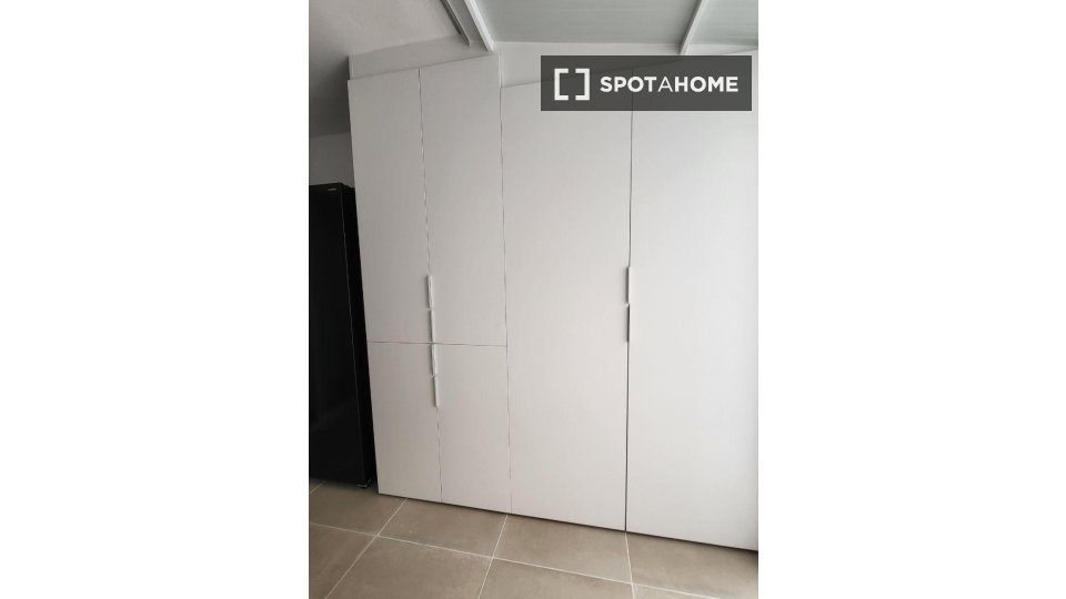 Double room Alicante, 5 beds, 120m² — photo 17