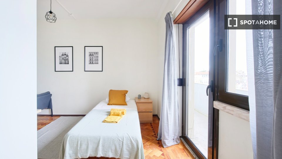 Double room Lisbon, 8 beds — photo 16
