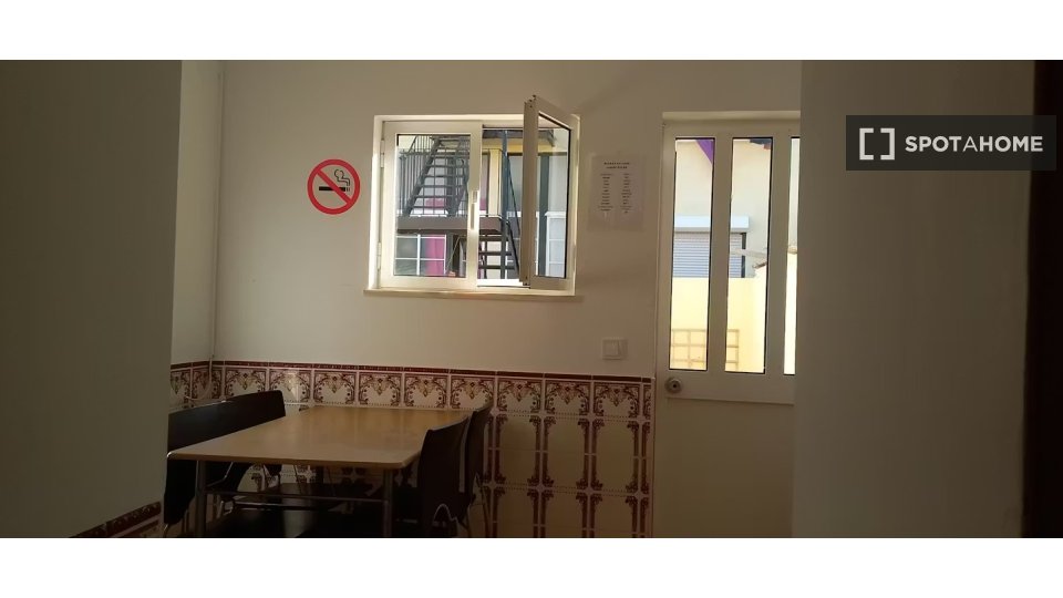 Double room Lisbon, 6 beds — photo 6