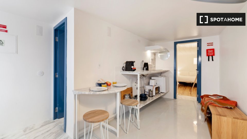 Apartment Lisbon, 1 bed — photo 1