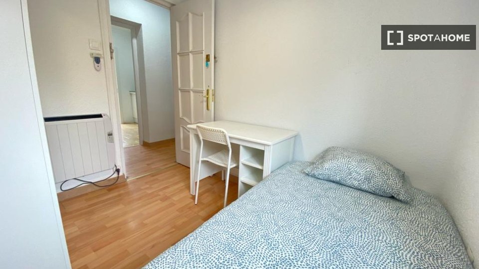 Double room Madrid, 4 beds — photo 2