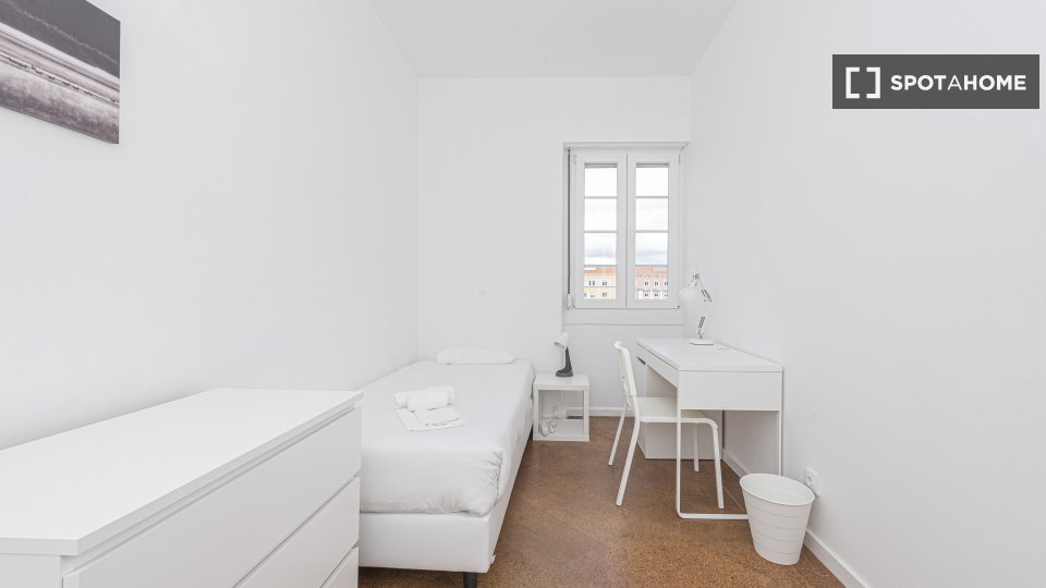 Double room Lisbon, 11 beds — photo 18