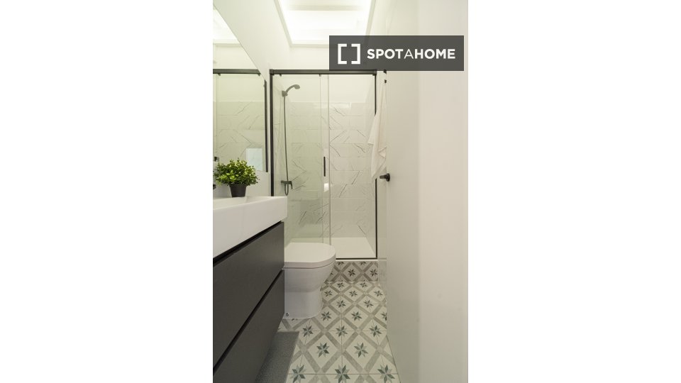 Double room Barcelona, 9 beds, 200m² — photo 17