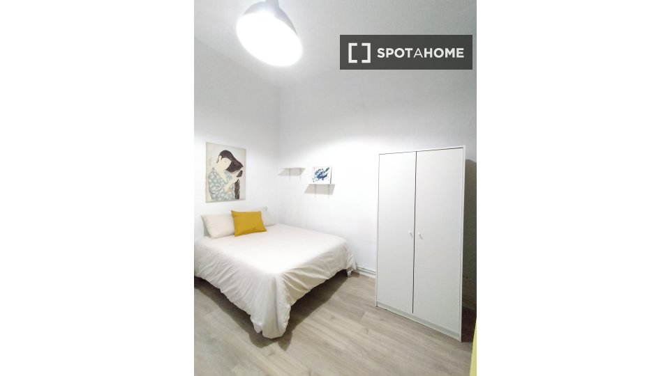 Double room Madrid, 5 beds, 100m² — photo 2