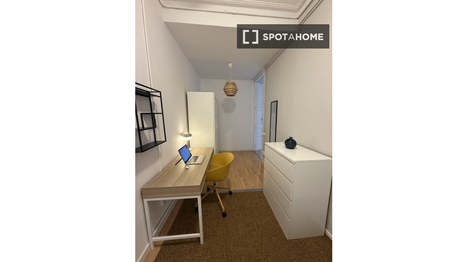 Double room Barcelona, 7 beds, 180m² — photo 10