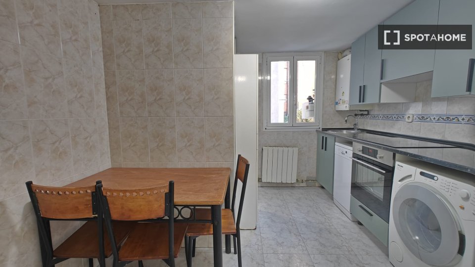 Apartment Bilbao, 3 beds, 65m² — photo 16