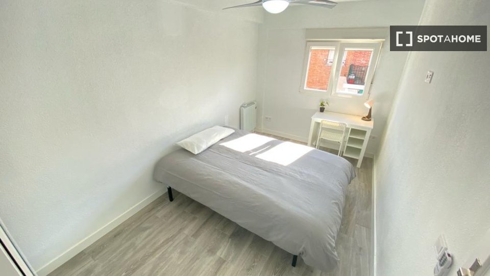 Double room Madrid, 4 beds — photo 5