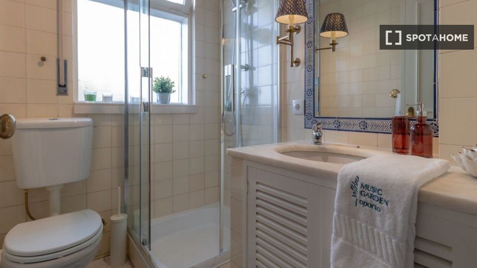 Double room Porto, 10 beds, 500m² — photo 14