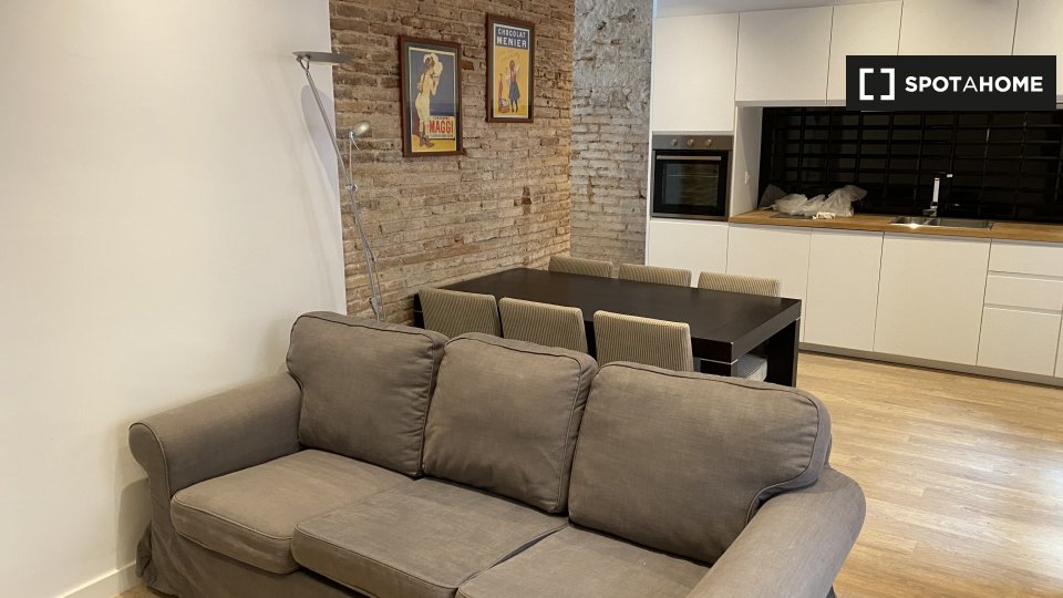 Apartment Barcelona, 1 bed, 61m² — photo 1