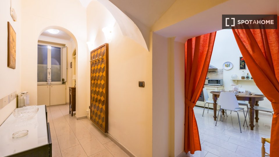 Apartment Naples, 1 bed — photo 18