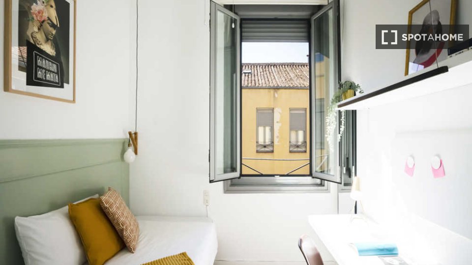 Habitación en piso compartido en alquiler en Justicia, Madrid.