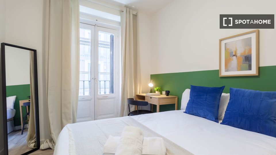 Double room Madrid, 9 beds, 180m² — photo 20