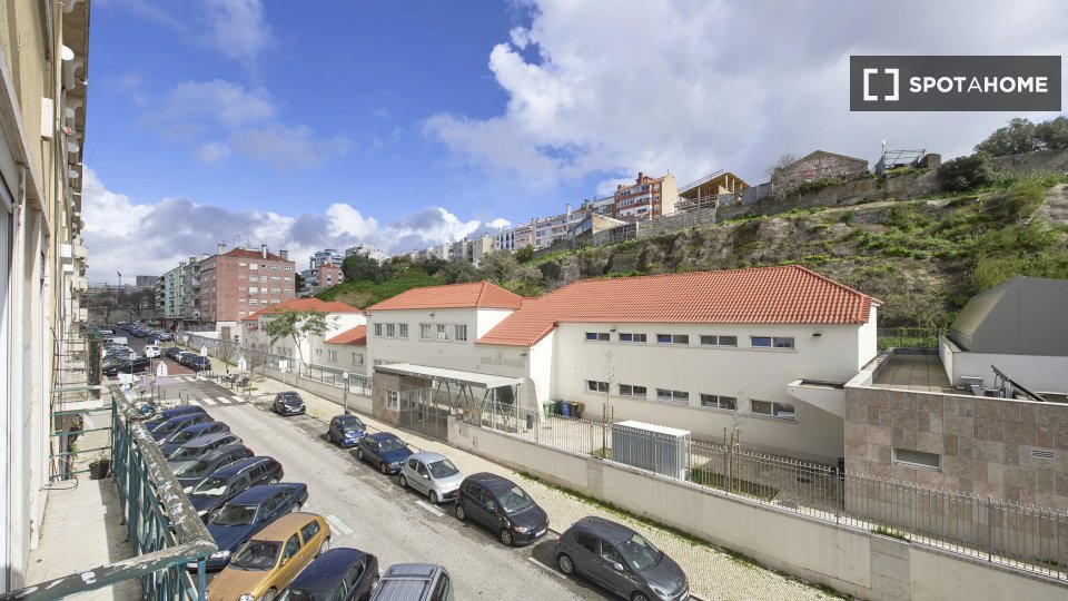 Double room Lisbon, 4 beds — photo 9