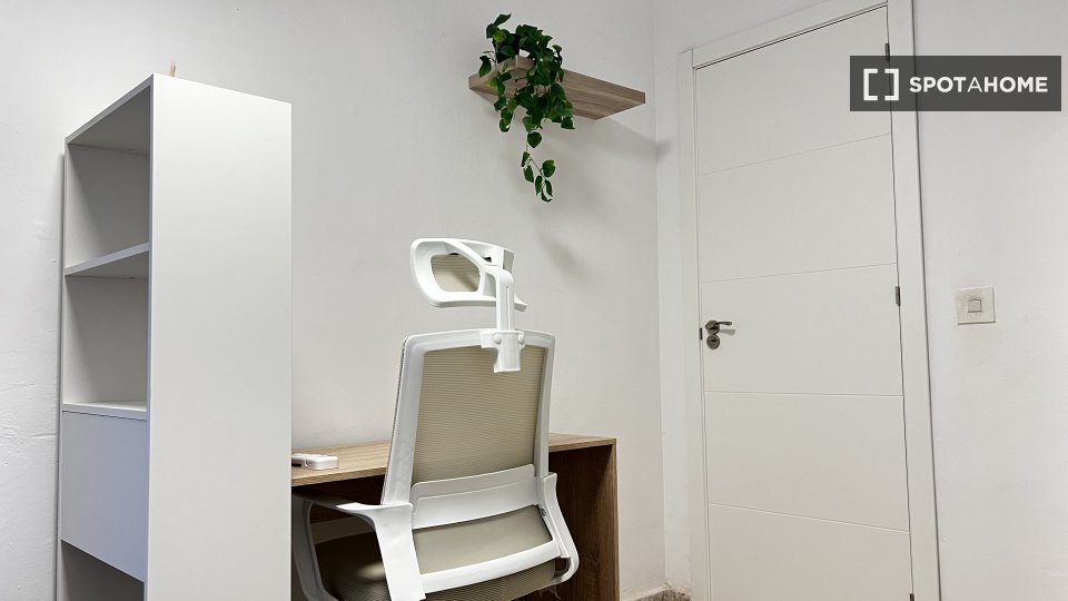 Double room Valencia, 5 beds — photo 11