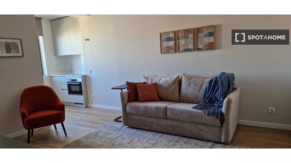 Apartment mono Lisbon, 49m² — photo 5
