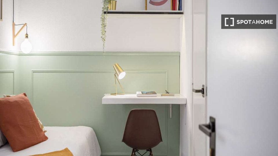 Double room Madrid, 67 beds — photo 17