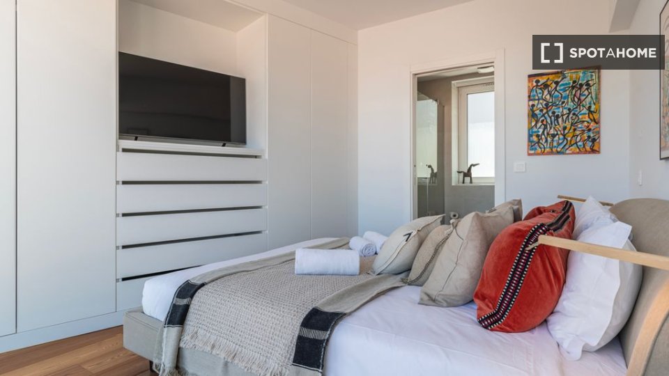 Apartment Lisbon, 3 beds — photo 19