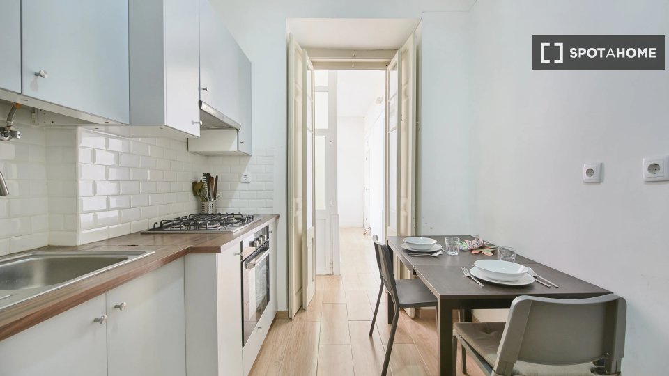 Double room Lisbon, 4 beds — photo 7