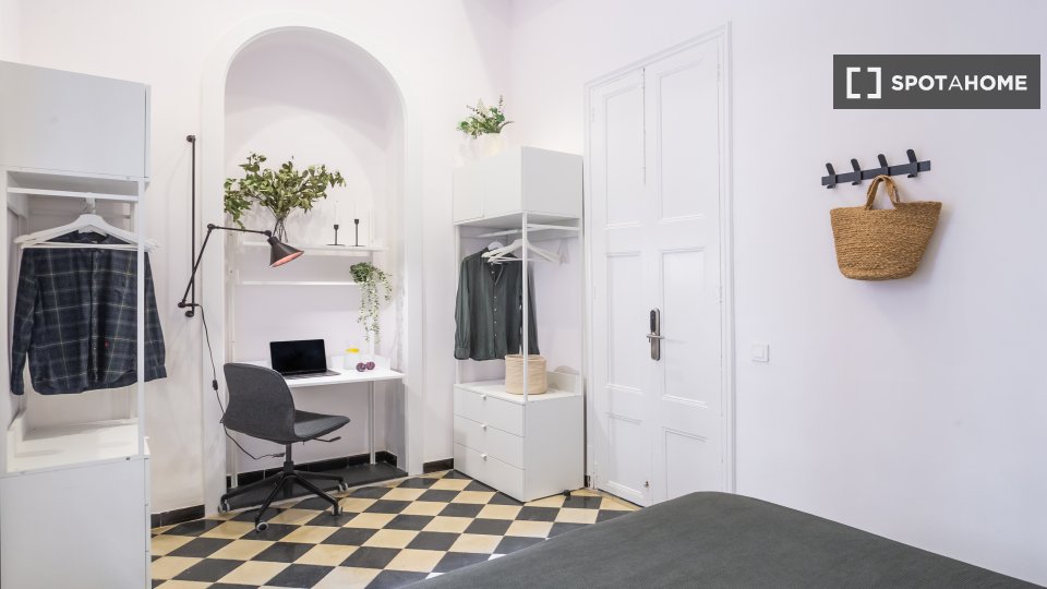 Double room Barcelona, 16 beds, 380m² — photo 11
