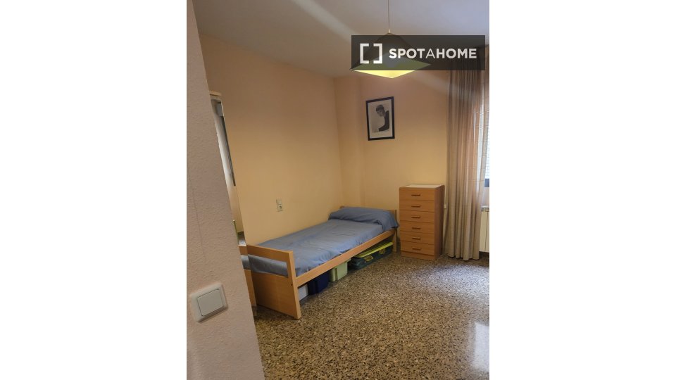 Double room Zaragoza, 4 beds, 90m² — photo 3