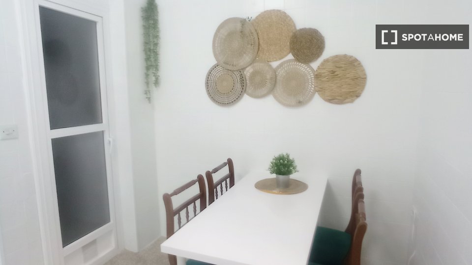 Double room Almeria, 5 beds, 120m² — photo 10