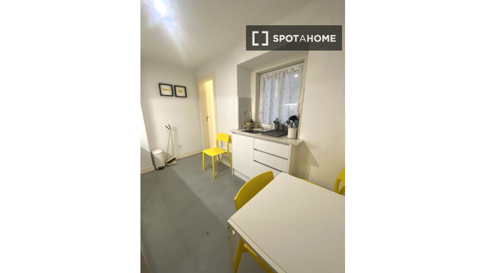 Apartment Lisbon, 1 bed — photo 15