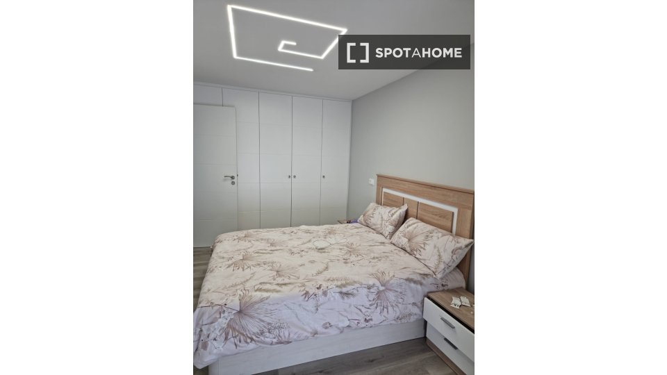 Double room Madrid, 4 beds, 100m² — photo 12