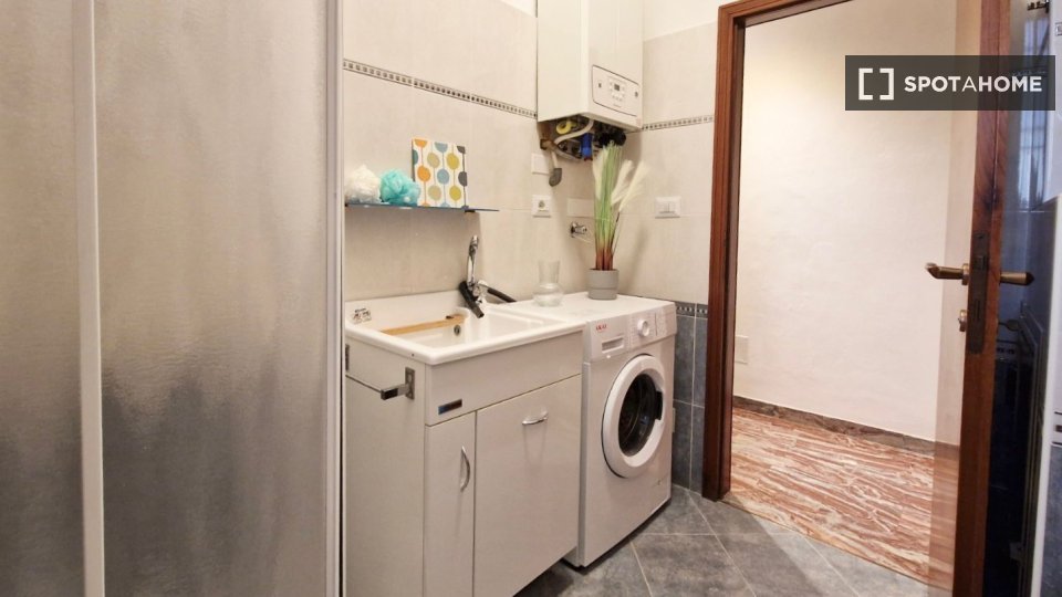 Double room Bologna, 3 beds — photo 16