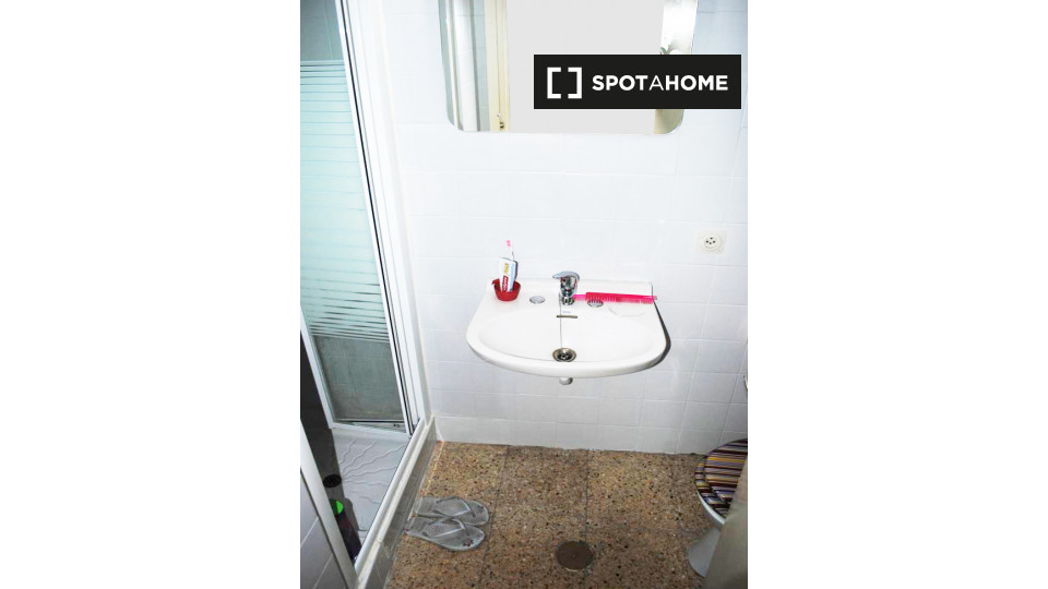 Double room Madrid, 4 beds, 126m² — photo 11
