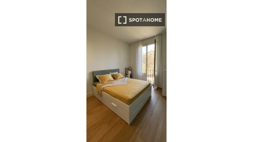 Double room Barcelona, 2 beds, 120m² — photo 1