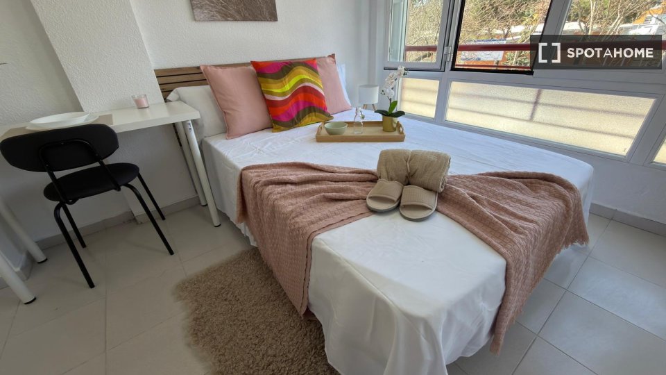 Double room Madrid, 4 beds — photo 1