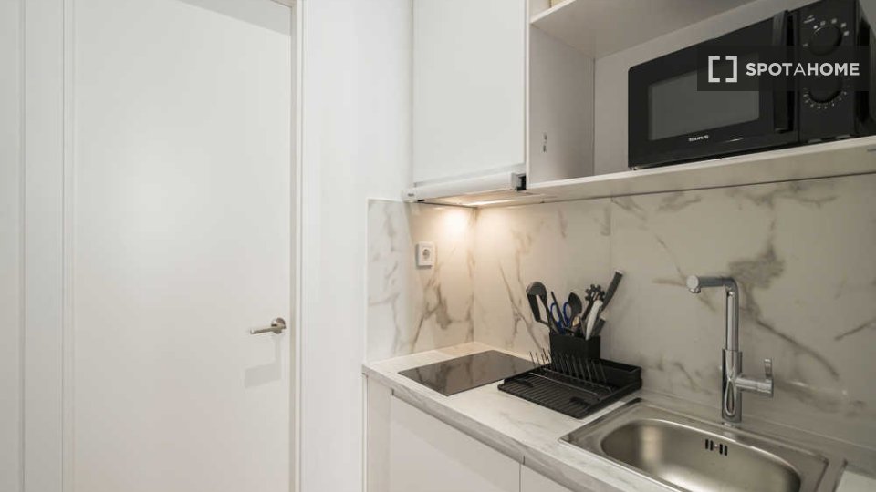 Double room Madrid, 16 beds — photo 29