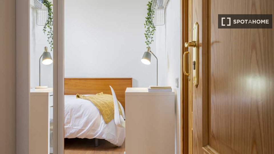 Double room Madrid, 12 beds — photo 69