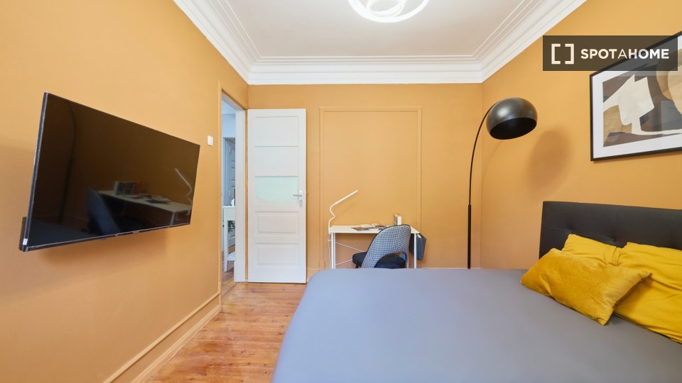 Double room Lisbon, 4 beds — photo 48