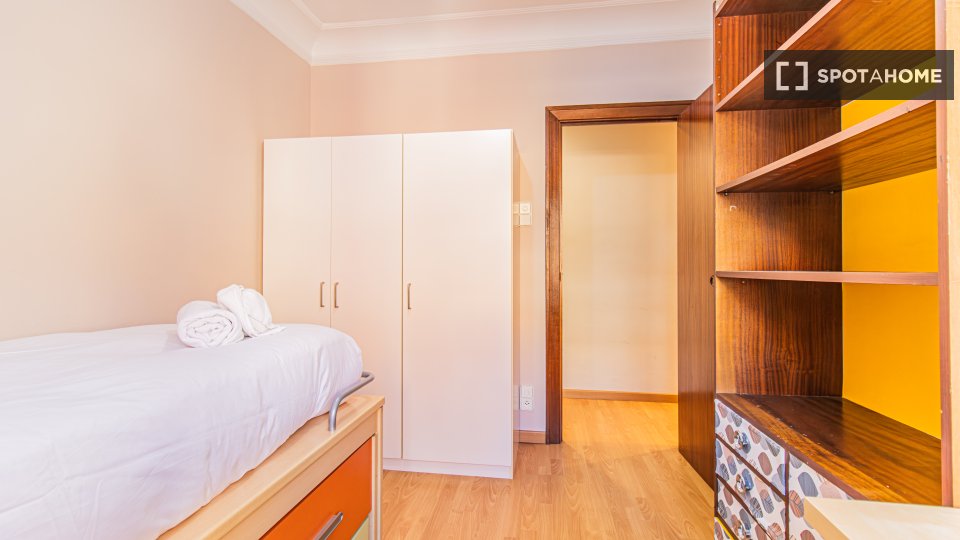 Apartment Zaragoza, 3 beds, 82m² — photo 4