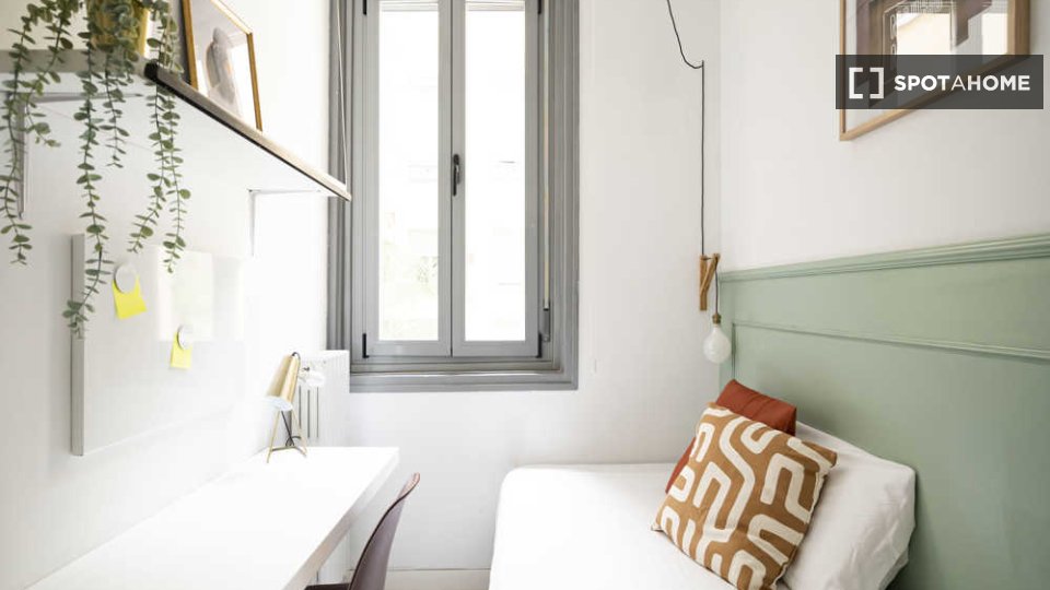 Double room Madrid, 67 beds — photo 75