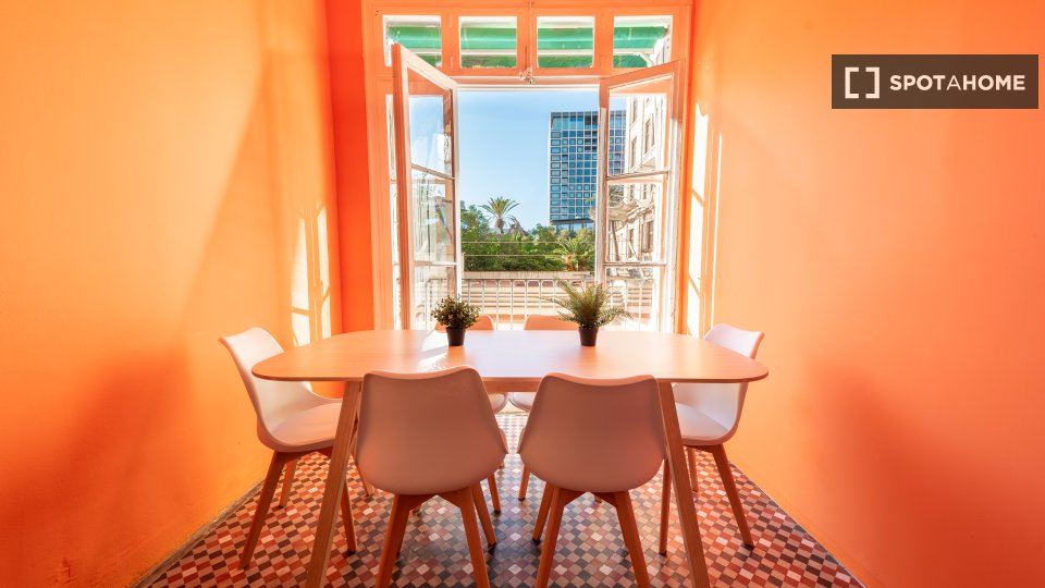 Double room Barcelona, 10 beds, 180m² — photo 3