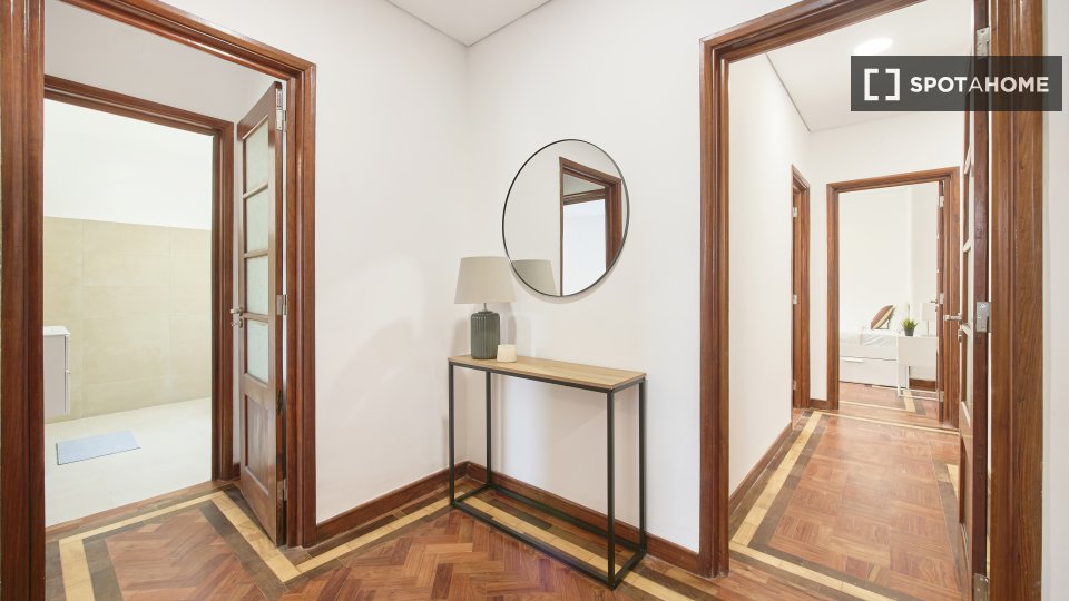Double room Lisbon, 9 beds — photo 14