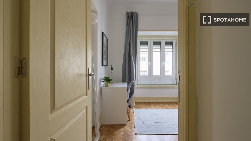 Double room Lisbon, 5 beds — photo 1