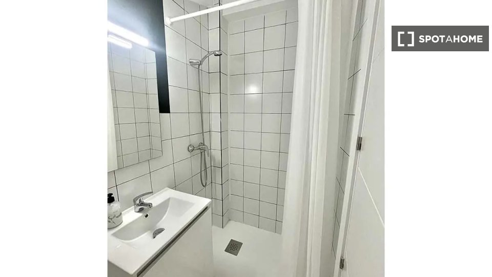 Double room Madrid, 4 beds — photo 1